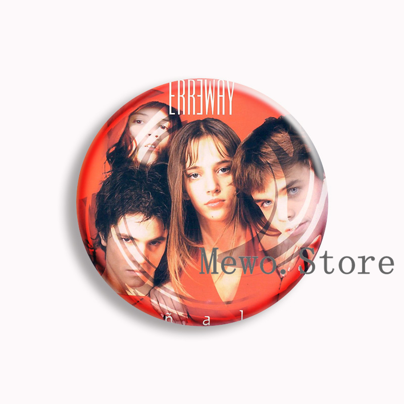 Film Rebelde Way Zachte Knop P - Pin Button Badge recensie en prijs